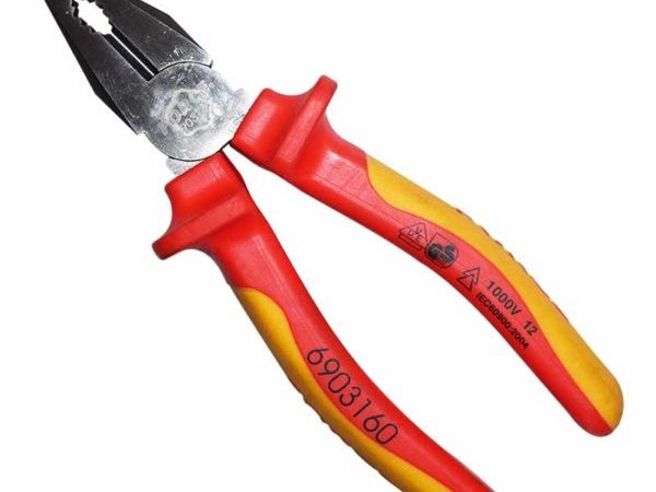 INSULATED COMBINATION PLIERS 160-6"