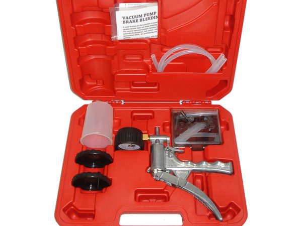 Vacuum pump/brake bleeding kit