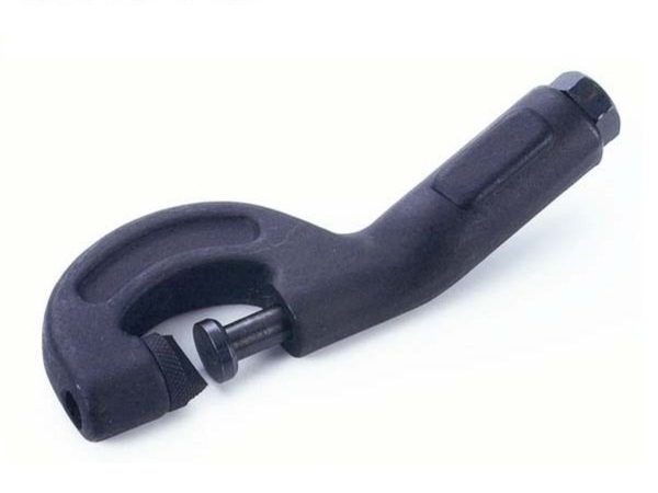 UNIVERSAL NUT CRACKER