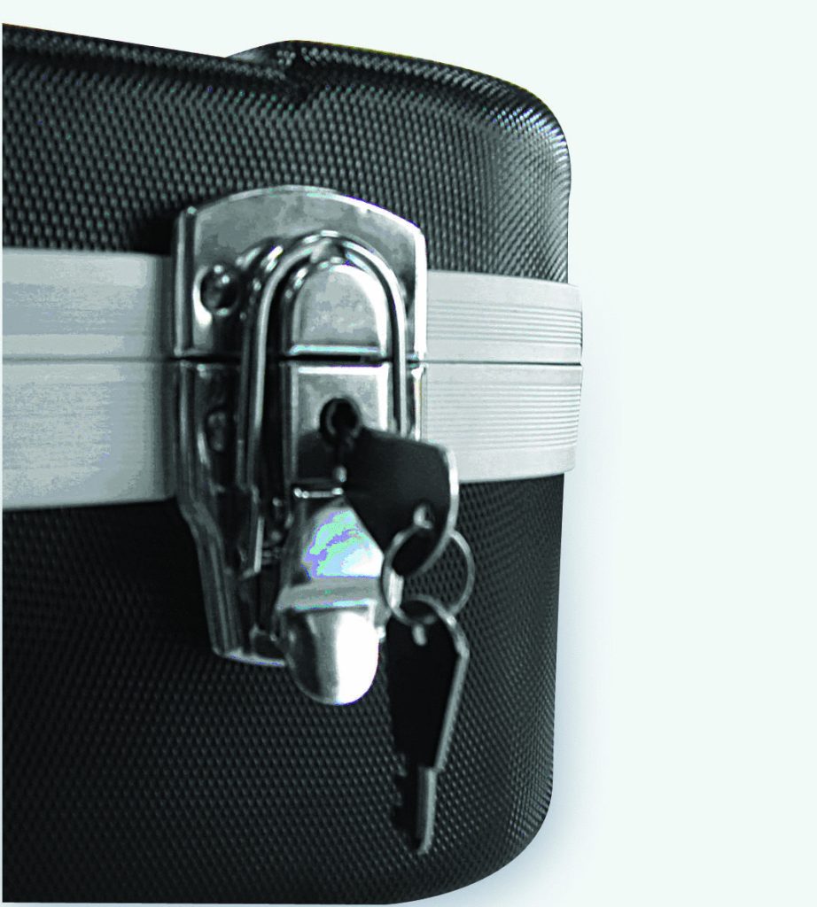 Force Black suitcase with 107pc tools