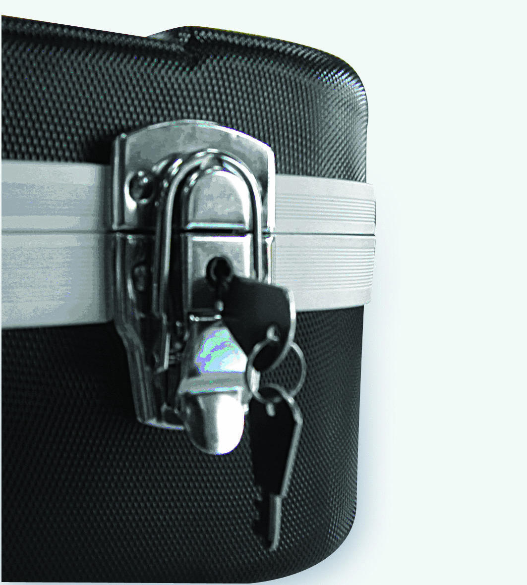 Force Black suitcase with 107pc tools