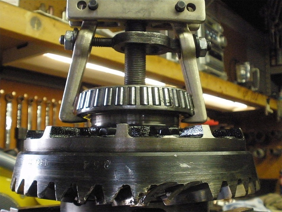 Force Differential Side Bearing Puller