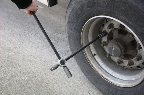 Force Double power lug wrench