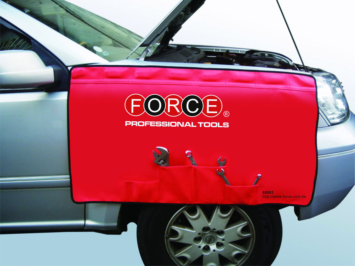 Force Magnetic fender cover with 4 pockets