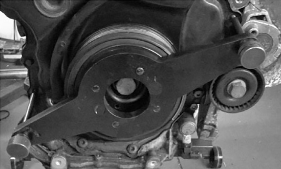 Force Vibration Damper Holding Tool VAG 1.8, 2.0 TSi/TFSi